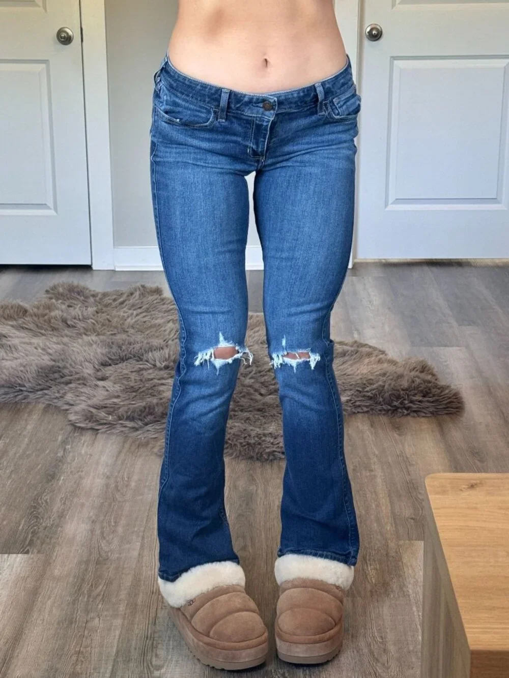 Y2K 2000s Hollister Low Rise Bootcut Jeans Womens 7R Ripped Knees Blue Stretch